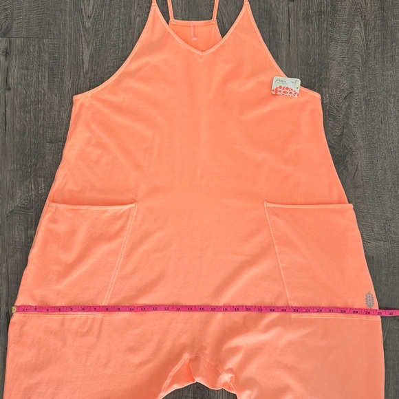 Free People FP Movement Hot Shot Onesie Large Pastel Peach Oversized Romper - Picture 12 of 14